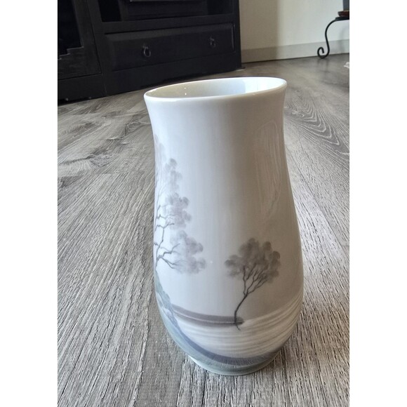 Bing and Grondahl Denmark Vase with Trees No. 526/5210 - Picture 3 of 15